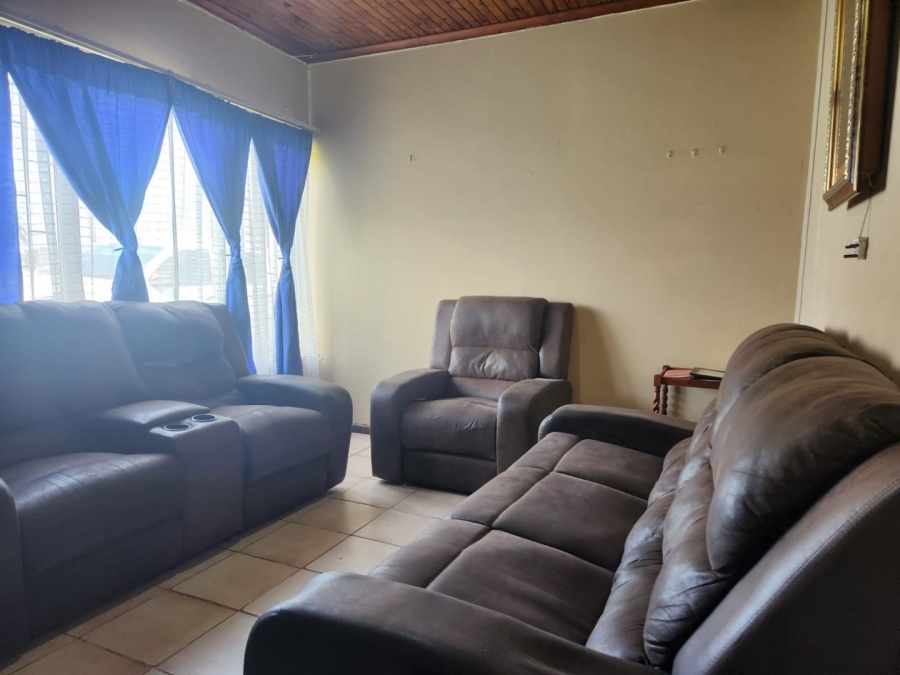 3 Bedroom Property for Sale in Pacaltsdorp Western Cape